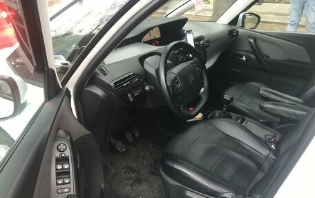 Citroen C4 Picasso II рестайлинг, 2018 год, 900 000 рублей, 9 фотография