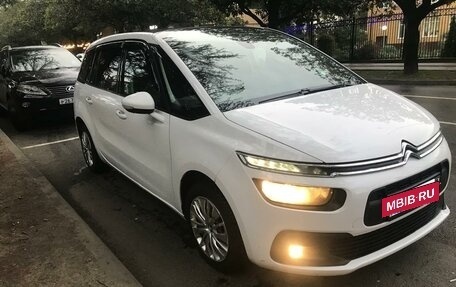 Citroen C4 Picasso II рестайлинг, 2018 год, 900 000 рублей, 10 фотография