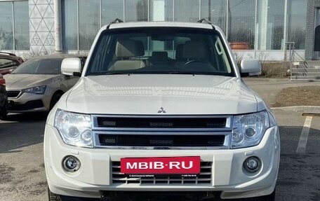 Mitsubishi Pajero IV, 2014 год, 2 348 000 рублей, 3 фотография