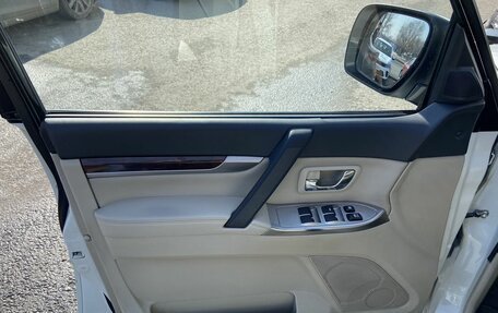 Mitsubishi Pajero IV, 2014 год, 2 348 000 рублей, 8 фотография