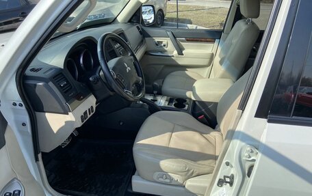 Mitsubishi Pajero IV, 2014 год, 2 348 000 рублей, 10 фотография