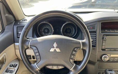 Mitsubishi Pajero IV, 2014 год, 2 348 000 рублей, 15 фотография