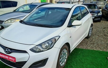 Hyundai i30 II рестайлинг, 2014 год, 1 000 000 рублей, 11 фотография