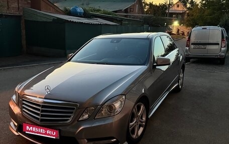 Mercedes-Benz E-Класс, 2012 год, 1 600 000 рублей, 6 фотография