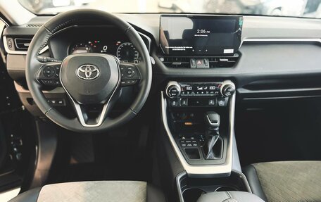 Toyota RAV4, 2025 год, 4 650 000 рублей, 12 фотография