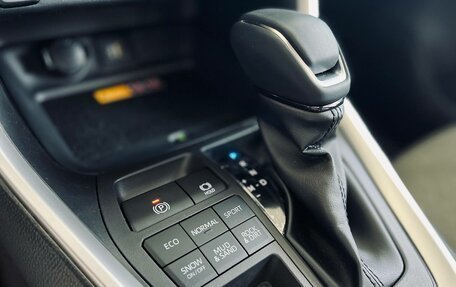 Toyota RAV4, 2025 год, 4 650 000 рублей, 17 фотография