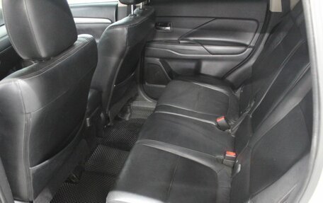 Mitsubishi Outlander III рестайлинг 3, 2014 год, 1 500 000 рублей, 14 фотография