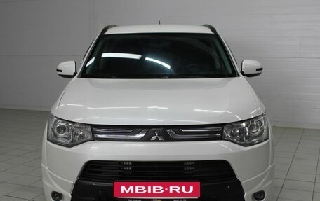 Mitsubishi Outlander III рестайлинг 3, 2014 год, 1 500 000 рублей, 2 фотография