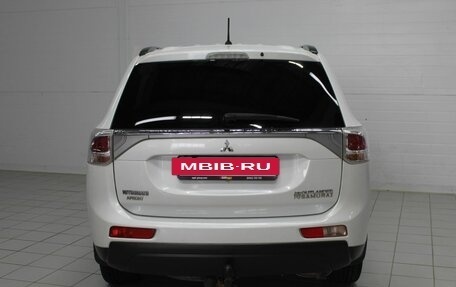 Mitsubishi Outlander III рестайлинг 3, 2014 год, 1 500 000 рублей, 7 фотография