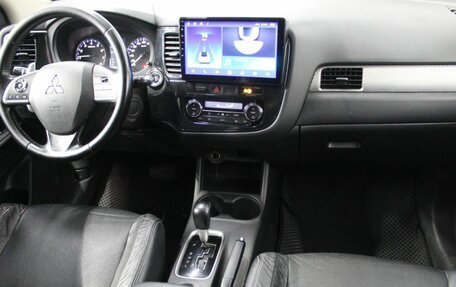 Mitsubishi Outlander III рестайлинг 3, 2014 год, 1 500 000 рублей, 16 фотография