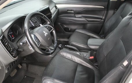 Mitsubishi Outlander III рестайлинг 3, 2014 год, 1 500 000 рублей, 18 фотография