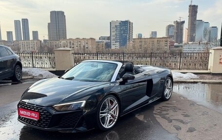 Audi R8, 2019 год, 18 900 000 рублей, 1 фотография