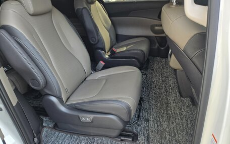 KIA Carnival, 2024 год, 6 800 000 рублей, 8 фотография