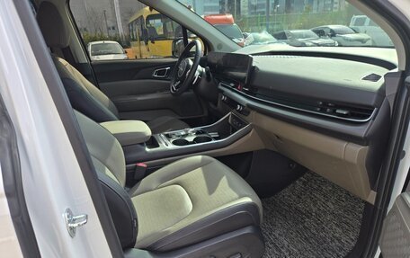 KIA Carnival, 2024 год, 6 800 000 рублей, 7 фотография