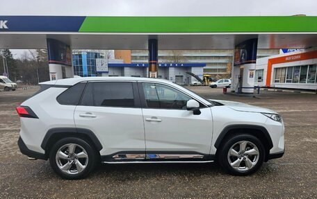 Toyota RAV4, 2021 год, 3 700 000 рублей, 6 фотография