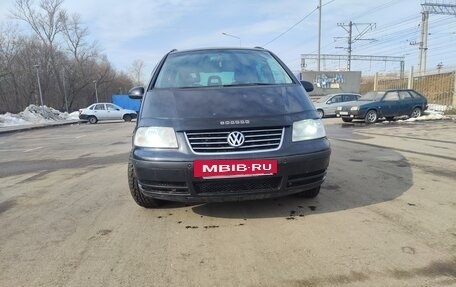 Volkswagen Sharan I рестайлинг, 2004 год, 750 000 рублей, 2 фотография