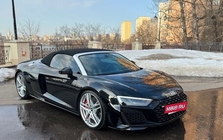 Audi R8, 2019 год, 18 900 000 рублей, 2 фотография