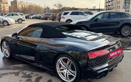 Audi R8, 2019 год, 18 900 000 рублей, 9 фотография