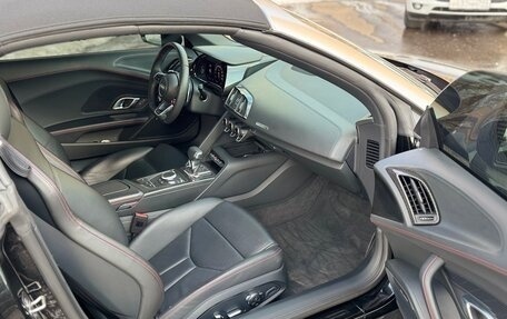 Audi R8, 2019 год, 18 900 000 рублей, 4 фотография