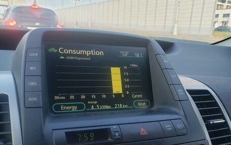 Toyota Prius, 2008 год, 760 000 рублей, 2 фотография