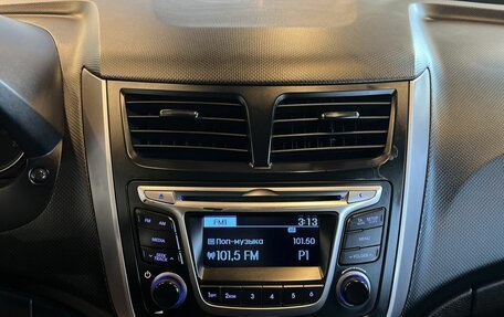 Hyundai Solaris II рестайлинг, 2015 год, 990 000 рублей, 14 фотография