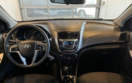 Hyundai Solaris II рестайлинг, 2015 год, 990 000 рублей, 9 фотография