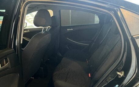 Hyundai Solaris II рестайлинг, 2015 год, 990 000 рублей, 23 фотография