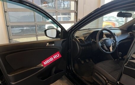 Hyundai Solaris II рестайлинг, 2015 год, 990 000 рублей, 20 фотография