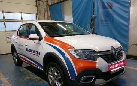 Renault Logan II, 2022 год, 969 000 рублей, 2 фотография