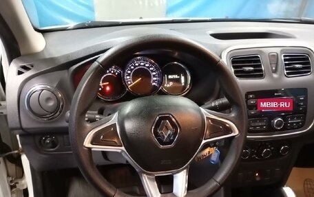 Renault Logan II, 2022 год, 969 000 рублей, 6 фотография