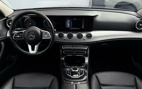 Mercedes-Benz E-Класс, 2019 год, 2 100 000 рублей, 10 фотография