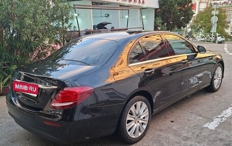 Mercedes-Benz E-Класс, 2019 год, 2 100 000 рублей, 4 фотография