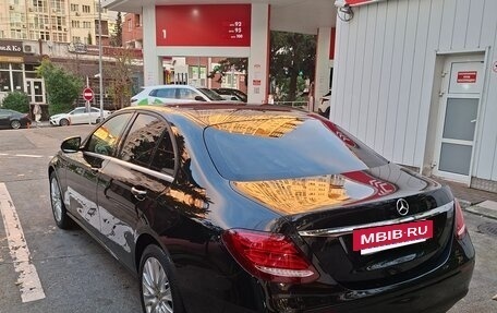 Mercedes-Benz E-Класс, 2019 год, 2 100 000 рублей, 6 фотография