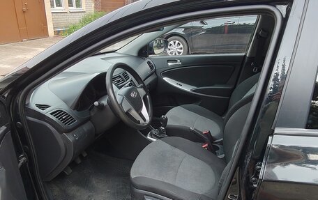 Hyundai Solaris II рестайлинг, 2013 год, 750 000 рублей, 14 фотография