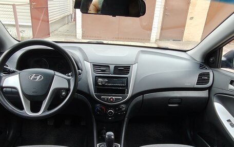 Hyundai Solaris II рестайлинг, 2013 год, 750 000 рублей, 10 фотография