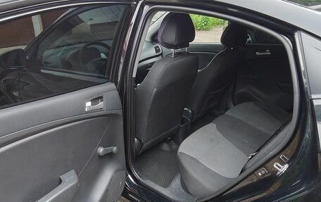 Hyundai Solaris II рестайлинг, 2013 год, 750 000 рублей, 11 фотография