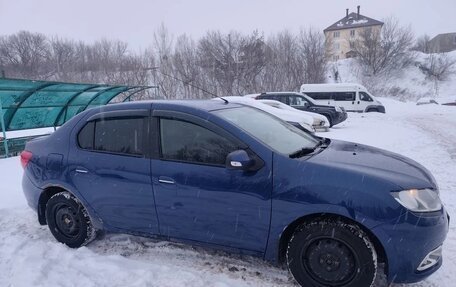 Renault Logan II, 2017 год, 560 000 рублей, 5 фотография