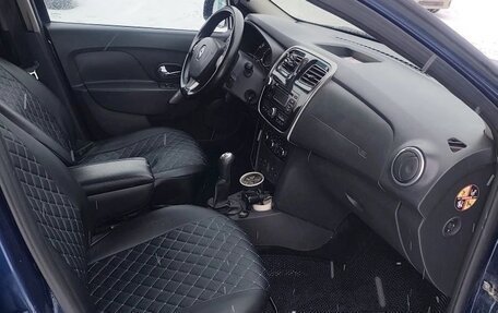 Renault Logan II, 2017 год, 560 000 рублей, 11 фотография