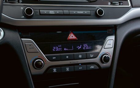 Hyundai Elantra VI рестайлинг, 2017 год, 1 295 000 рублей, 15 фотография