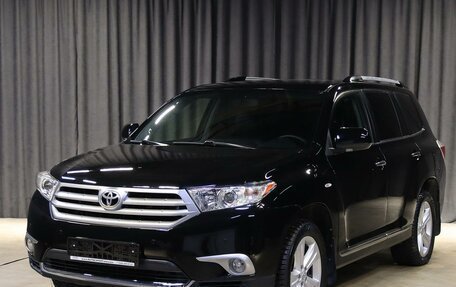 Toyota Highlander III, 2013 год, 1 899 000 рублей, 1 фотография