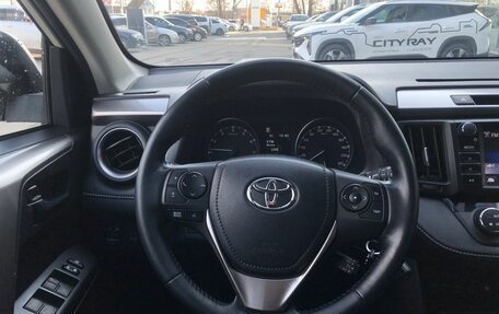 Toyota RAV4, 2017 год, 2 650 000 рублей, 12 фотография