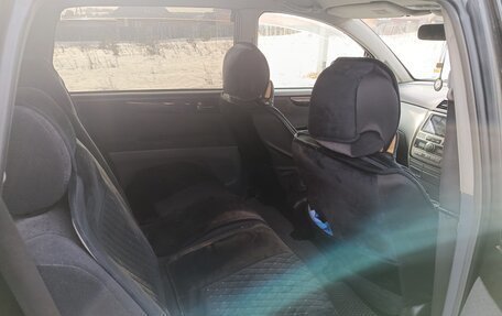 Toyota Ipsum II, 2001 год, 820 000 рублей, 10 фотография