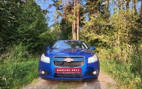 Chevrolet Cruze II, 2011 год, 800 000 рублей, 3 фотография