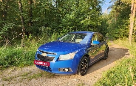 Chevrolet Cruze II, 2011 год, 800 000 рублей, 4 фотография