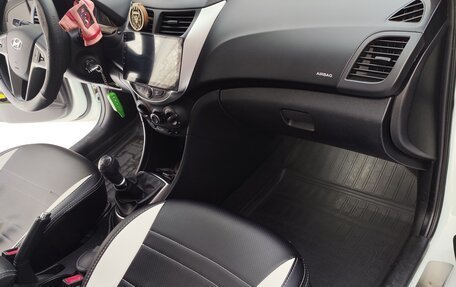 Hyundai Solaris II рестайлинг, 2014 год, 910 000 рублей, 9 фотография