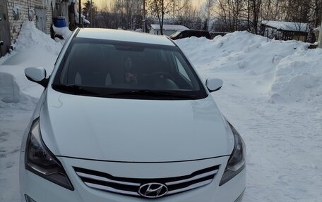 Hyundai Solaris II рестайлинг, 2014 год, 910 000 рублей, 2 фотография