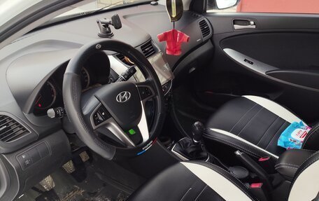 Hyundai Solaris II рестайлинг, 2014 год, 910 000 рублей, 10 фотография