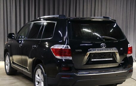 Toyota Highlander III, 2013 год, 1 899 000 рублей, 4 фотография