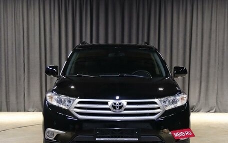 Toyota Highlander III, 2013 год, 1 899 000 рублей, 2 фотография