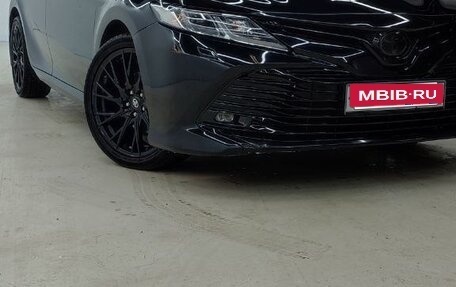 Toyota Camry, 2019 год, 3 200 000 рублей, 8 фотография